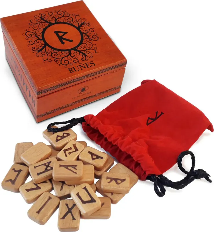 Deluxe Wooden Runes Lo Scarabeo