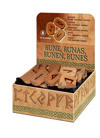 Wooden Runes Lo Scarabeo